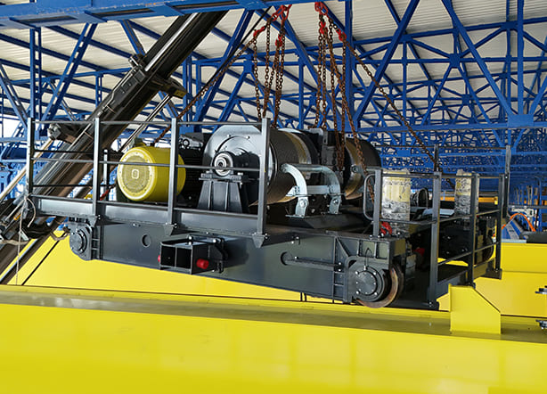 Hoist Tugas Berat di Pabrik Baja